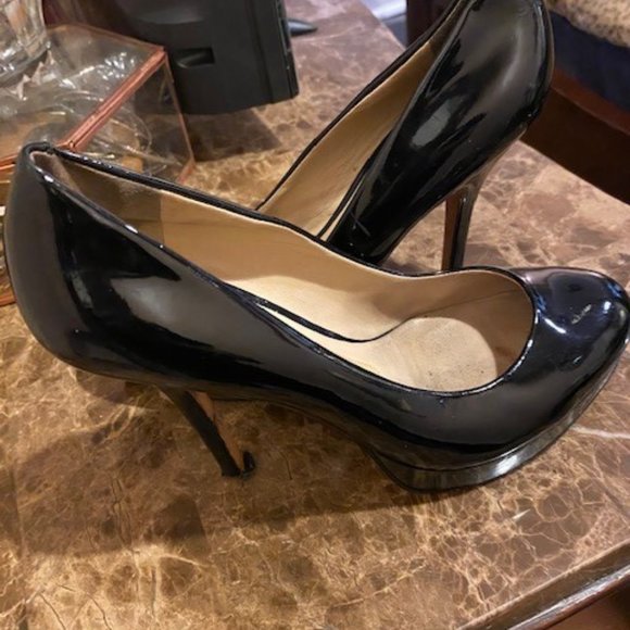 JOAN & DAVID Black Patent Leather Platform Pumps - Picture 4 of 5